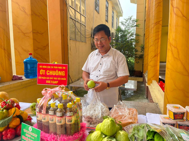 100% hội viên nông dân cam kết sản xuất, chế biến nông sản an toàn