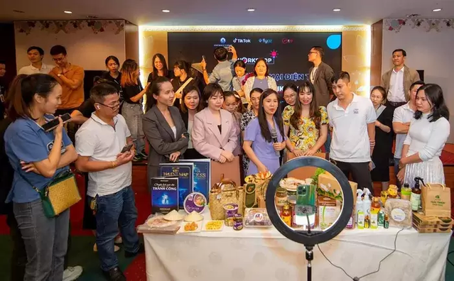 Mở chợ phiên livestream OCOP, hút doanh thu trăm tỷ đồng